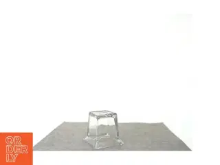 Lille gls til eksempelvis fyrfadslys (str. 12 x 8 cm)