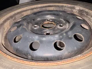 Stålfælge med vinterdæk til bl.a Suzuki Swift 