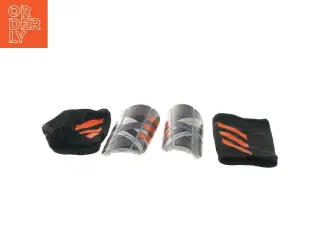 Adidas fodboldbenskinner Ghost Pro fra Adidas (str. 140-160 cm)