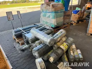 Lot - hegn, vejsalt, pæle og øvrigt 3 paller