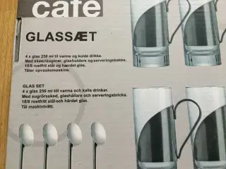 *Nyt sæt*  4 Cafeglas - 4 Skeer - 1 Bakke