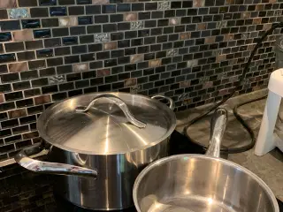 Fissler kasserolle og gryde med låg. Samlet prid