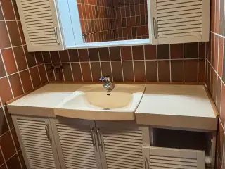 Badeværelsemøbel