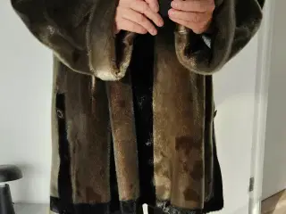 Sælskindspels - flot specialsyet