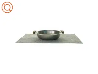 Skål med træhåndtag