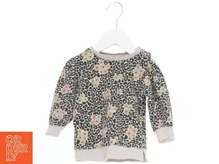 Bluse med blomstermønster fra VRS (str. 74)