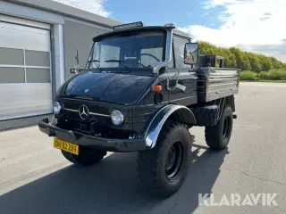 Veteranlastbil Mercedes-Benz Unimog 406 6 cylindret 5.6L