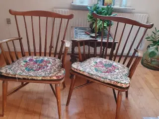 Retro pindestole i lakeret træ, 2 stk.