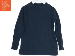 Langærmet mørkeblå trøje fra Pomp de Lux (str. 98)