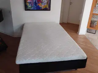 Fin boxmadras sælges