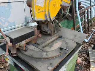 Sav afkorter til metal