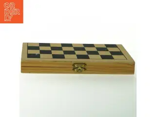 Skakspil i træ med opbevaringskasse (str. 22x11x2,5 cm)