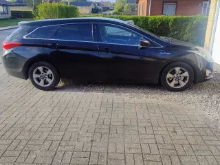 Hyundai i 40 .
