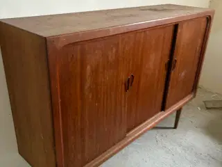 Teaktræ skænk 