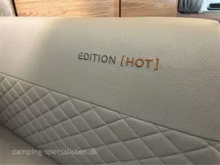 2025 - Weinsberg CaraOne 390 QD EDITION HOT   Weinsberg 390 QD CaraOne EDITION HOT model 2025 - kan ses nu hos Camping-Specialisten.dk