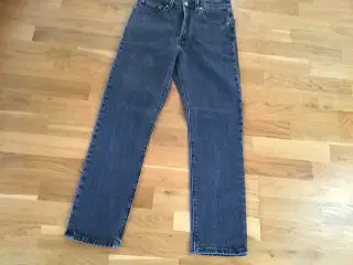 Levis 501. Str: 25. 32.