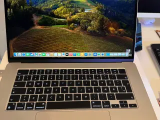 Mac Book Air 15” model 2024