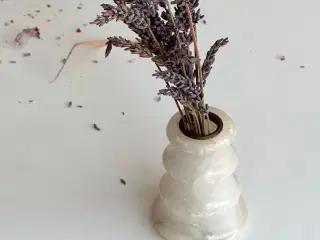 Minivase, alabaster