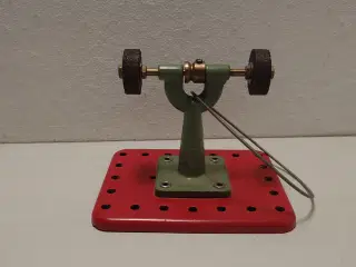 Dampmaskinetilbehør: Mamod tohjulssliber. H. 7cm