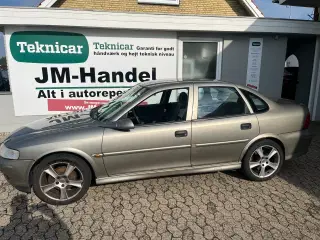Opel Vectra 1,8 16V CD