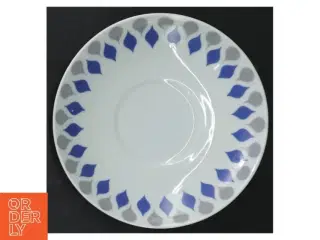 Porcelæn underkop med farvet mønster fra Lyngby (str. Ø 13,5 cm)