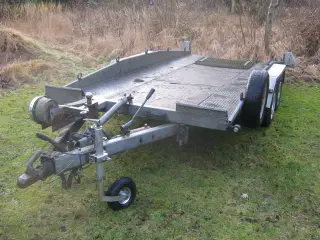 auto trailer variant