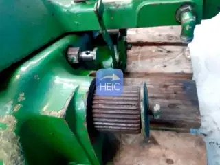 John Deere 2030 Liftdæksel AR104660