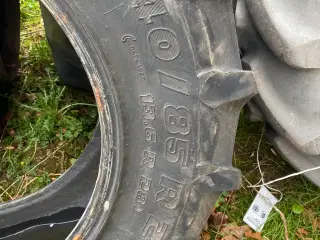 Traktordæk,13.6 28, 340/85 R28, Pirelli