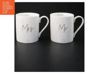 Sæt med Mr og Mrs krus fra Katie Loxton (str. 9,5x8 cm)