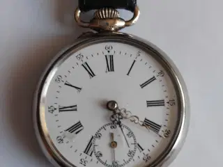 Vintage lomme-/armbåndsur i 105 år!!!!! Virker!