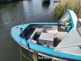 Motorbåd