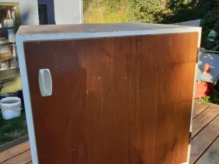 Retro skab med teaktræ låge 