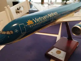 Modelfly Vietnam a350-9. Skala 1:100