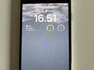 Sælger en iPhone SE 3. generation med 128 GB