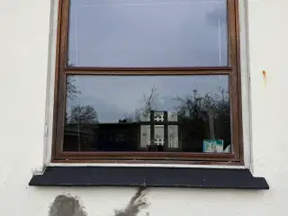 Mahogni vinduer bortgives