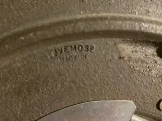 Løvemose væglampe sælges - giv et bud