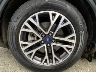 Ford Kuga 2,5 PHEV Titanium X CVT