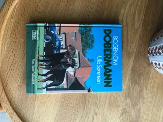 Bogen om Dobermann  af Ulla Sørensen
