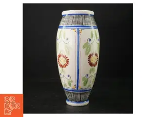 Aksini vase.