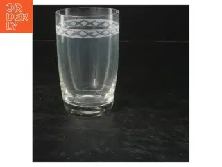 Glas med mønstret kant (str. 12x7,5 cm)