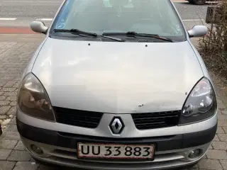 Renault Clio fra 2002 holder syn til november