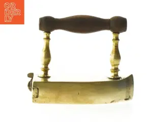 Antik messingstrygjern (str. 15x13 cm)