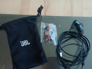 jbl in ear høretelefoner sælges