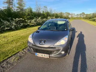 Nysynet og nyserviceret Peugeot 206+