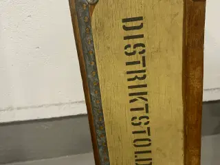 Opbevaringskasse i træ