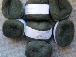 8,6kg. blandet garn.