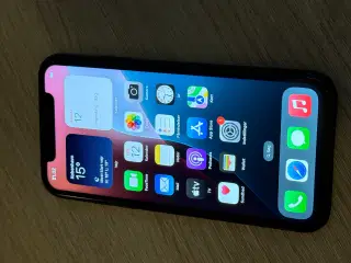 Jeg sælger en iPhone XR – 64GB i sort.