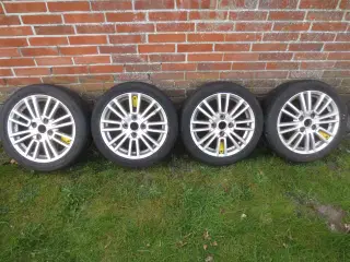 16 T Alu med gode dæk. 