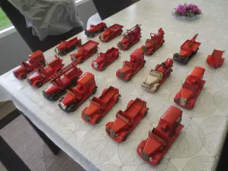 17 stk Tekno Brandbiler  og 1 Påhængsvogn 