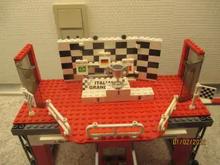 8672